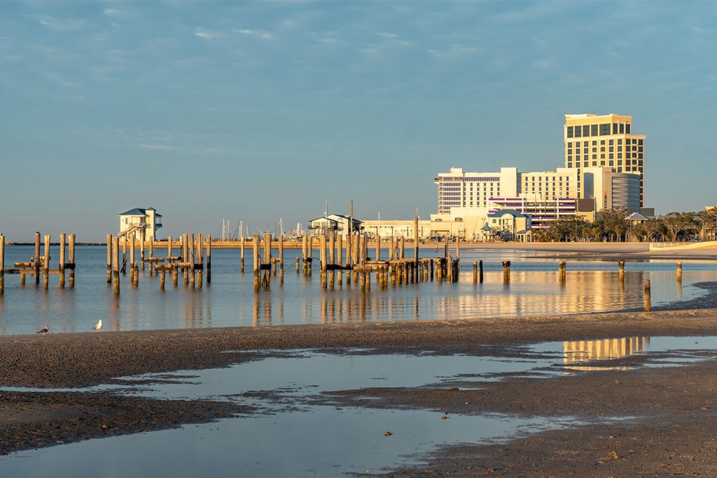 Mississippi hotels along the water