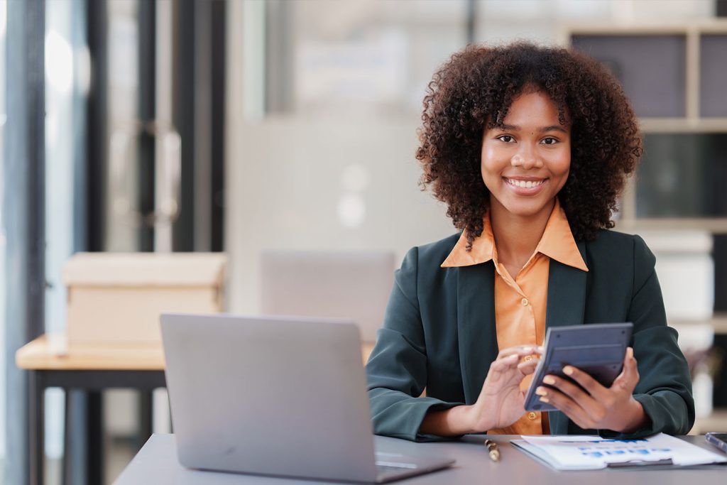 Woman working online as a remote notary in Florida