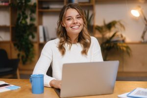 Female notary in Ohio working remotely