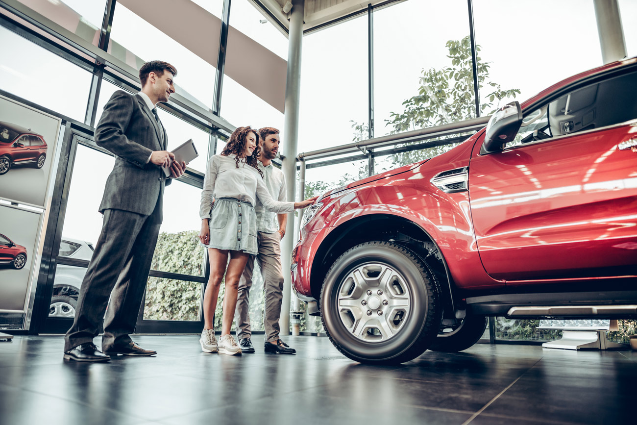 Auto dealership working with customers in Ohio